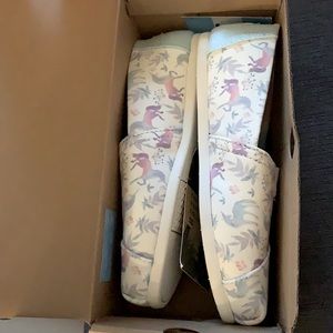 NWT Rare Unicorn Toms!